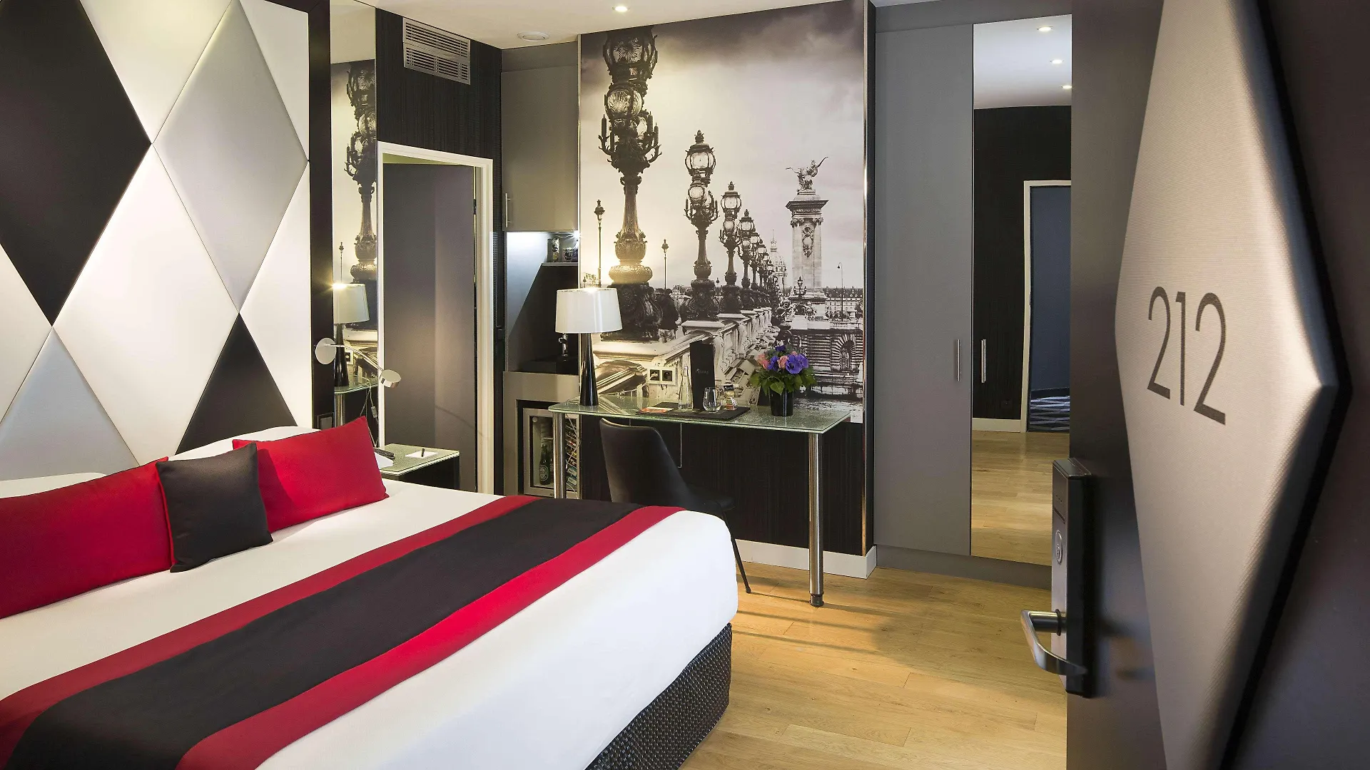 L'Empire Paris - Louvre Hotel
