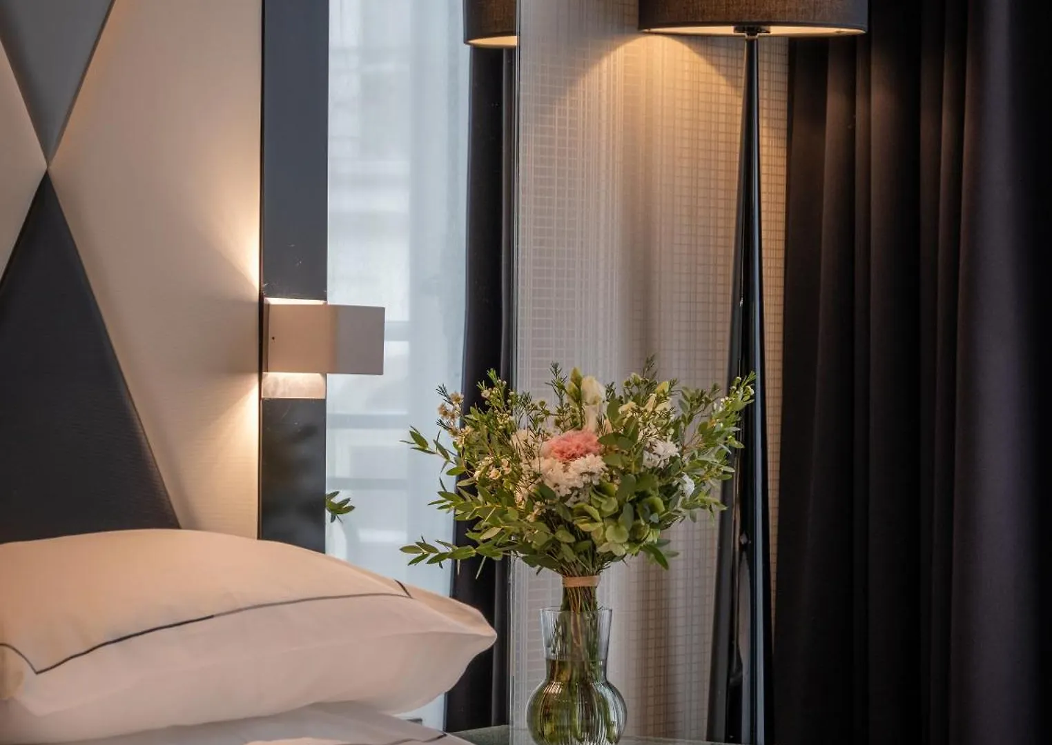 L'Empire Paris - Louvre Hotel