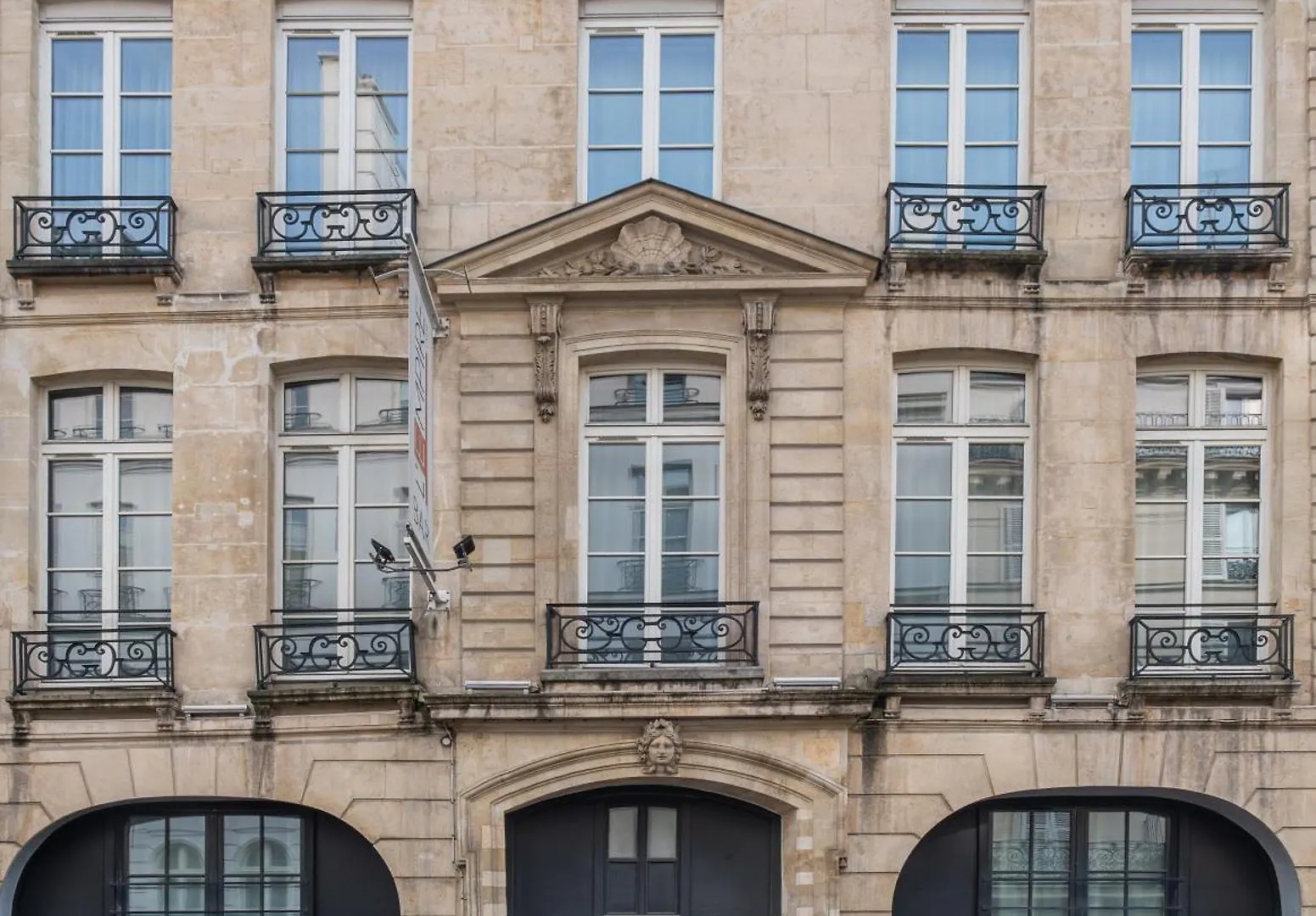 L'Empire Paris - Louvre Hotel