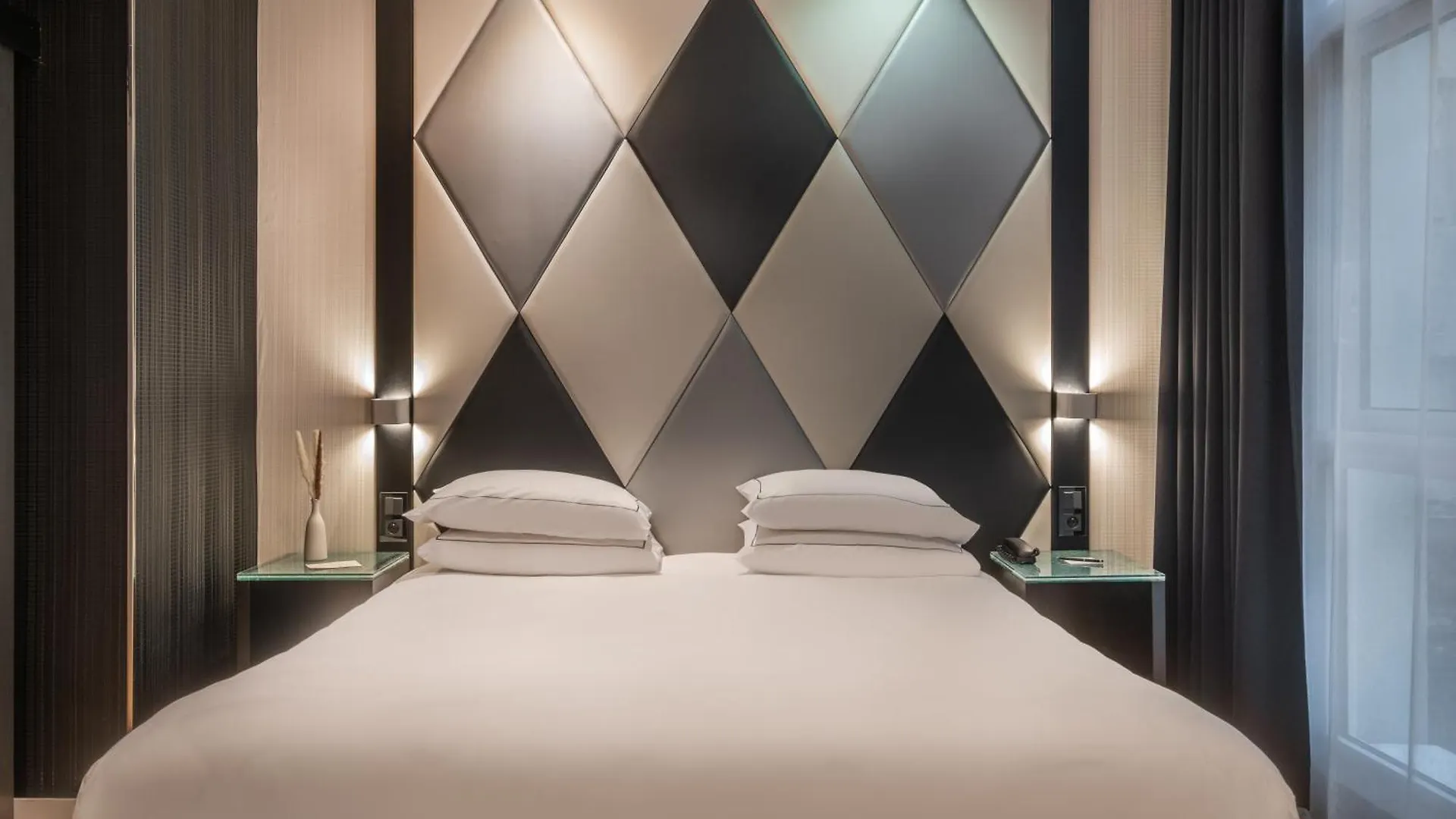 L'Empire Paris - Louvre Hotel