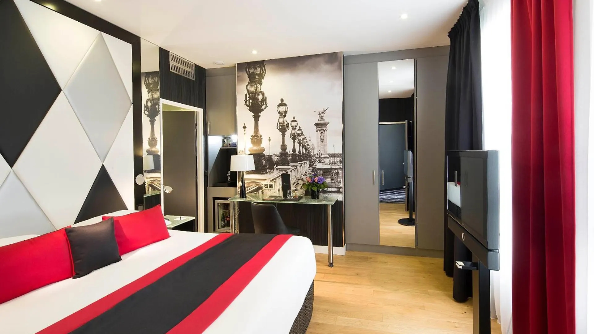 L'Empire Paris - Louvre Hotel